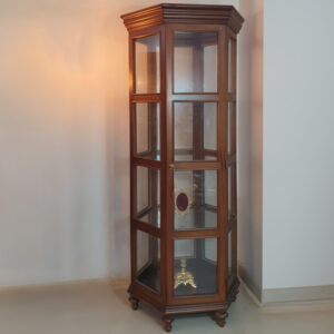 Classic display cabinet